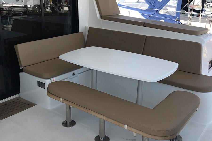 Aeolian Breeze - Lagoon 42