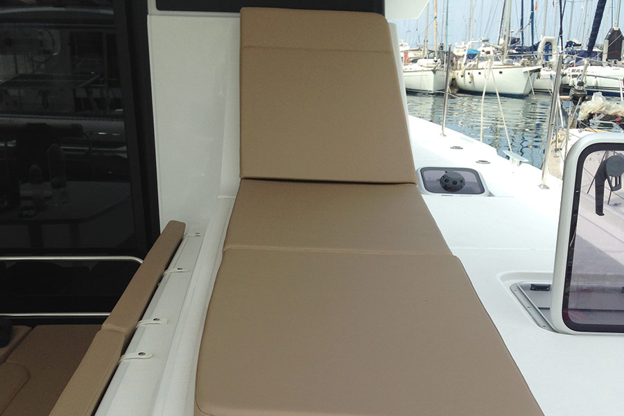 Aeolian Breeze - Lagoon 42