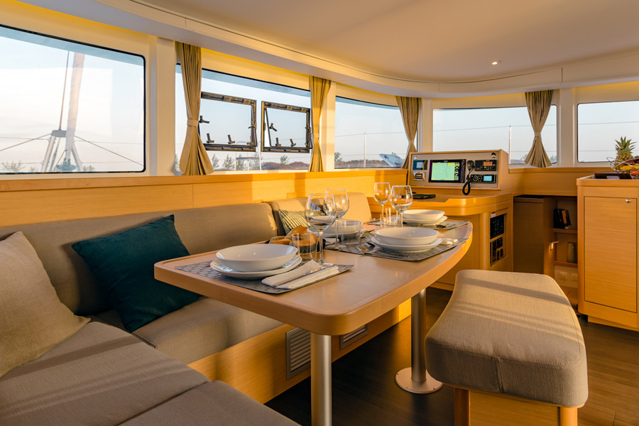 Aeolian Breeze - Lagoon 42