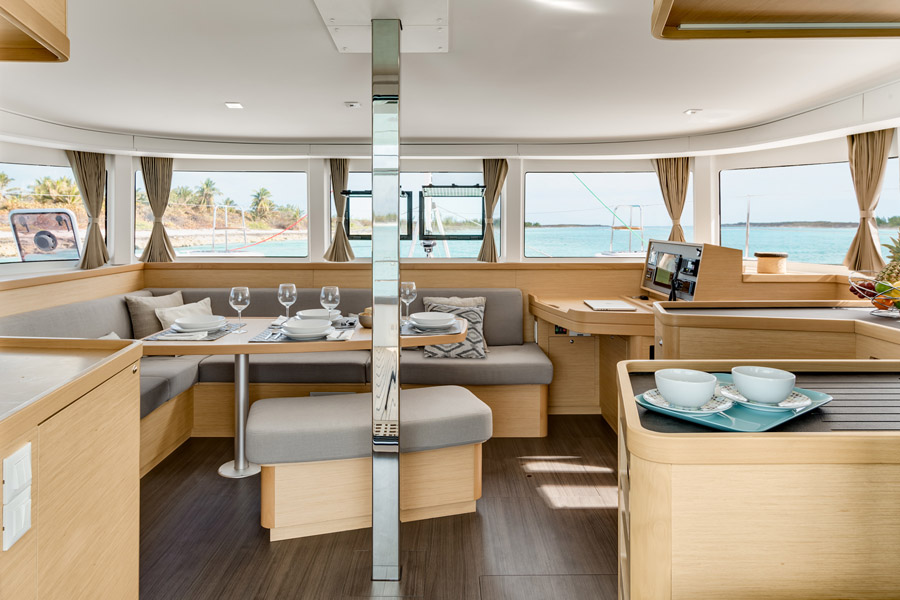 Aeolian Breeze - Lagoon 42